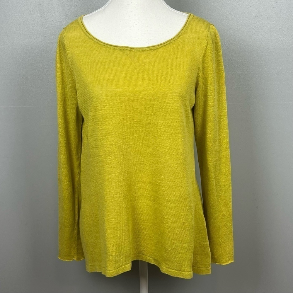 Eileen Fisher green 100% organic linen lightweight knit sweater, size medium.